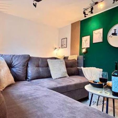 Modern & Stilvoll Mit Kino - Wii Apartment Есен Екстериор снимка