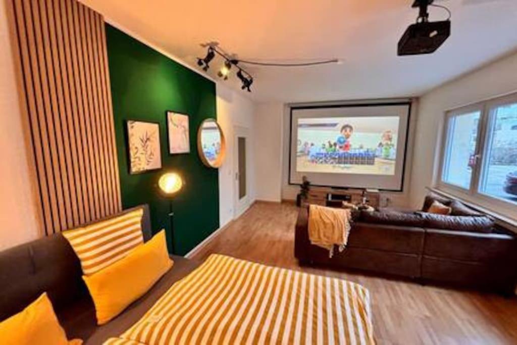 Modern & Stilvoll Mit Kino - Wii Apartment Есен Екстериор снимка