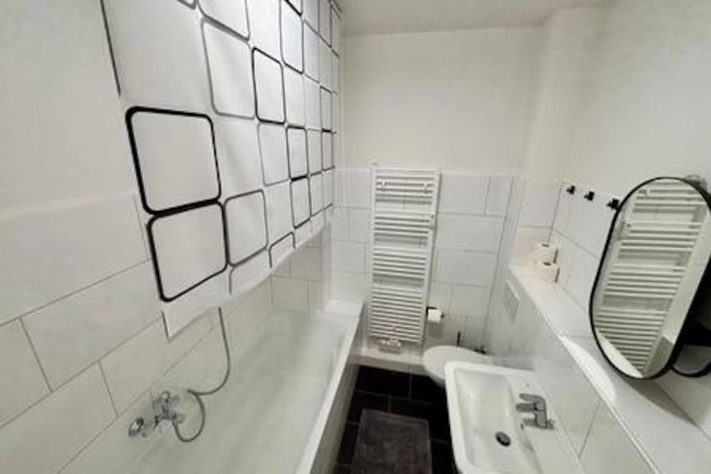 Modern & Stilvoll Mit Kino - Wii Apartment Есен Екстериор снимка