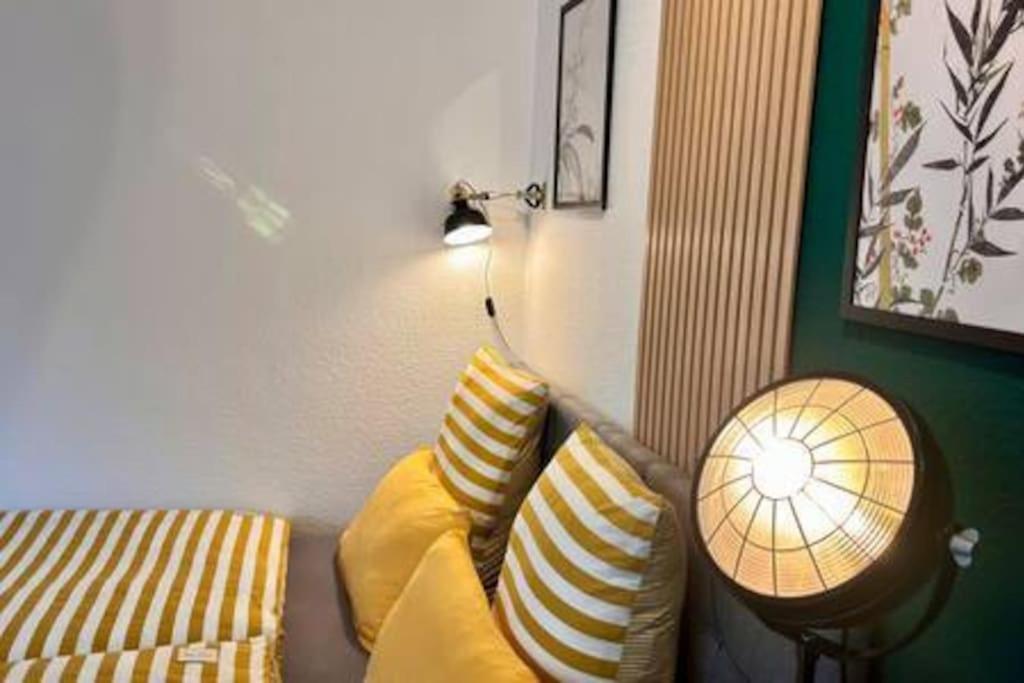 Modern & Stilvoll Mit Kino - Wii Apartment Есен Екстериор снимка